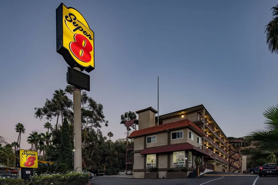 Super 8 by Wyndham San Diego Hotel Circle hotel detail image 6