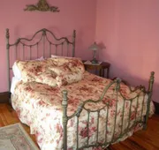 The Decker House Bed & Breakfast hotel detail image 7