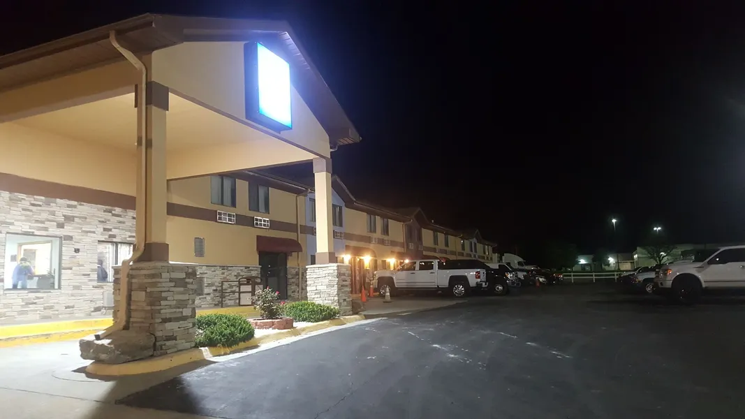 Americas Best Value Inn & Suites Harrisonville hotel detail image 6