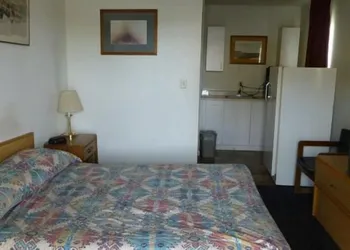Umatilla Inn and Suites hotel thumbnail 8