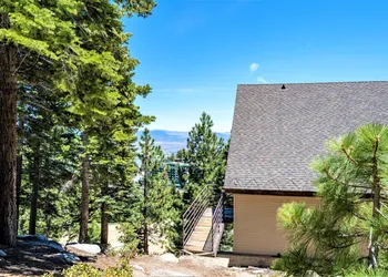 Tahoe Summit Village hotel thumbnail 7