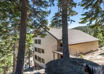 Tahoe Summit Village hotel thumbnail 8