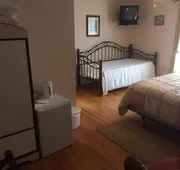 Four Creeks Bed & Breakfast hotel detail image 7