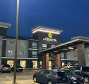 La Quinta Inn & Suites by Wyndham Fayetteville hotel detail image 3