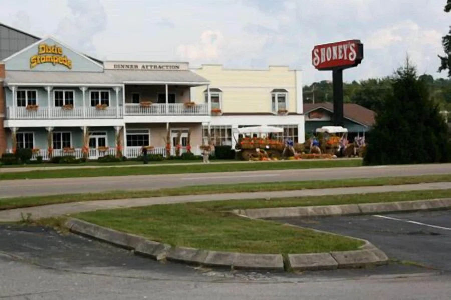 Norma Dan Motel - Near Dolly Parton's Stampede Dinner Attraction hotel detail image 2