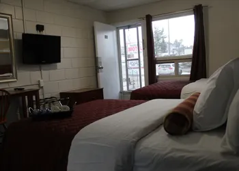Sunrise Inn hotel thumbnail 3