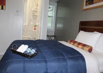 Sunrise Inn hotel thumbnail 8