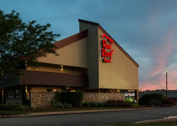 Red Roof Inn Chicago - Downers Grove hotel thumbnail 3