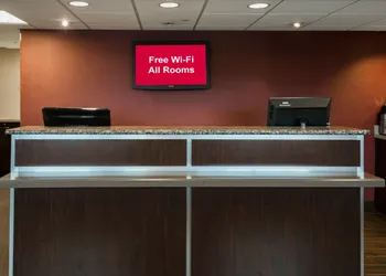 Red Roof Inn Chicago - Downers Grove hotel thumbnail 4