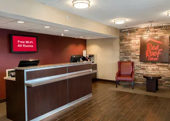 Red Roof Inn Chicago - Downers Grove hotel thumbnail 5