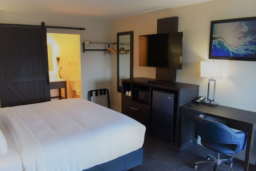 Travelodge by Wyndham Santa Rosa Wine Country hotel detail image 2