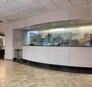 La Quinta Inn & Suites by Wyndham Secaucus Meadowlands hotel detail image 5