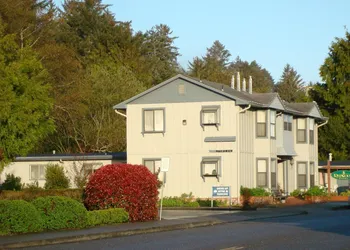 Redwood Suites hotel thumbnail 7