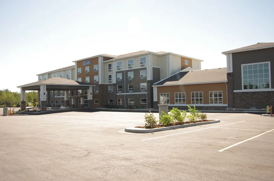 Best Western Plus Lacombe Inn & Suites hotel detail image 2
