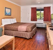 Americas Best Value Inn & Suites Clearlake Wine Country hotel detail image 7