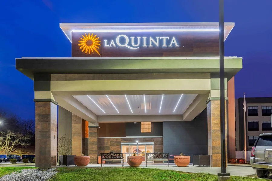 La Quinta Inn & Suites by Wyndham Aberdeen-APG hotel detail image 2