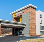 La Quinta Inn & Suites by Wyndham Aberdeen-APG hotel detail image 4
