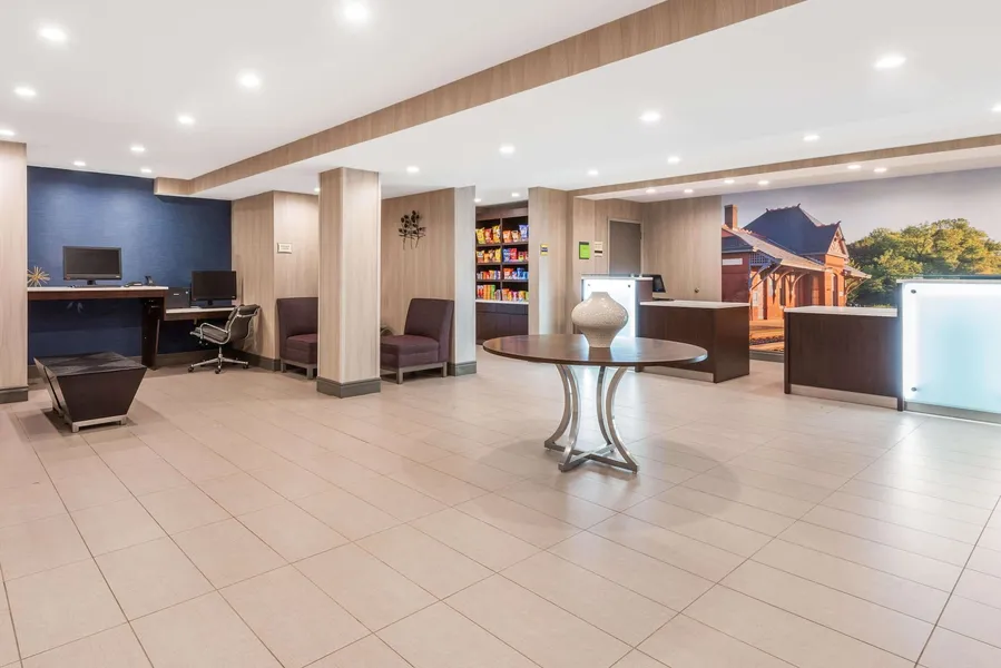 La Quinta Inn & Suites by Wyndham Aberdeen-APG hotel detail image 6