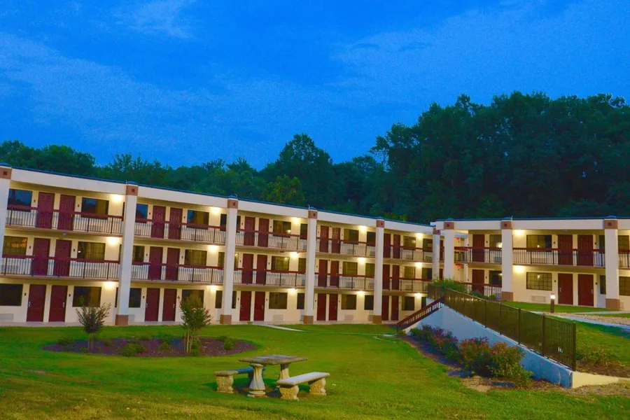 Red Roof Inn & Suites Commerce - Athens hotel detail image 2