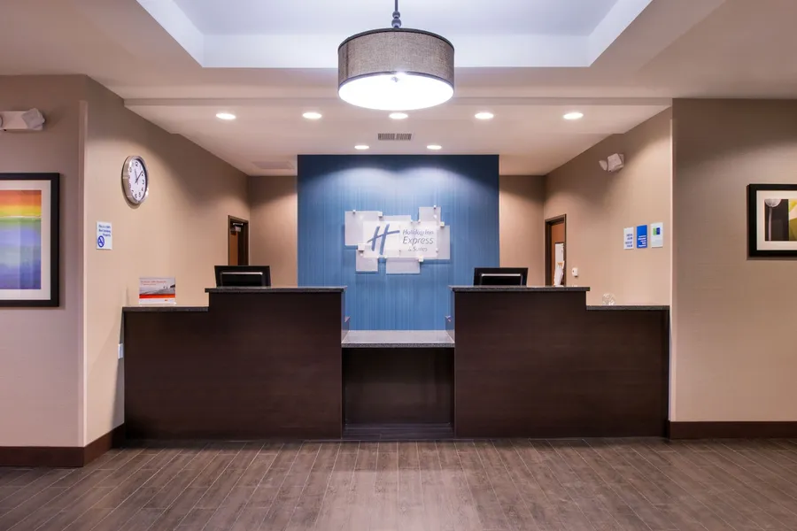 Holiday Inn Express & Suites Bakersfield Airport by IHG hotel detail image 2