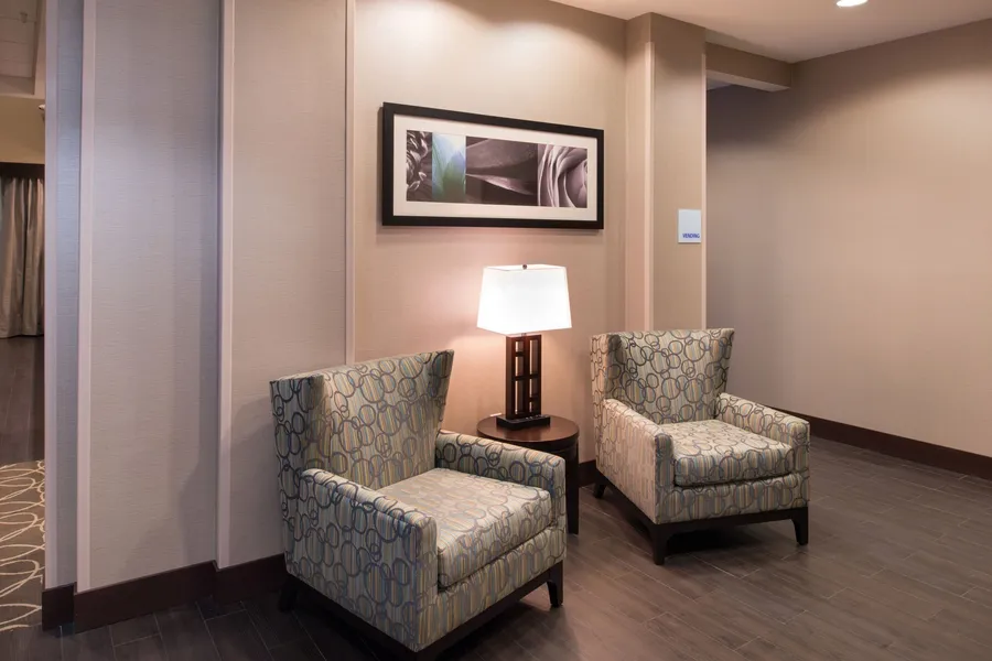 Holiday Inn Express & Suites Bakersfield Airport by IHG hotel detail image 6