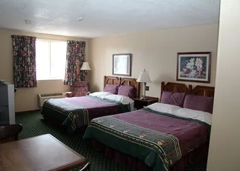 Diamond Motor Inn hotel thumbnail 3