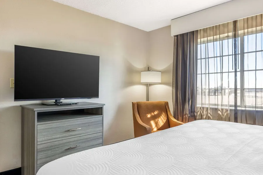Country inn & Suites by Radisson, Bolingbrook- Romeoville, I-55 hotel detail image 6