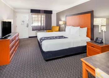 La Quinta Inn Ventura hotel thumbnail 6