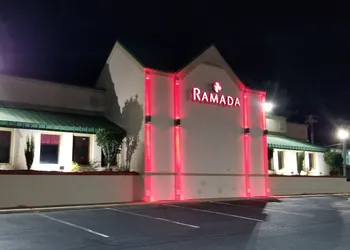 Ramada by Wyndham & Suites Warner Robins hotel thumbnail 2