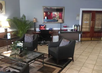 Ramada by Wyndham & Suites Warner Robins hotel thumbnail 4