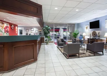 Ramada by Wyndham & Suites Warner Robins hotel thumbnail 5