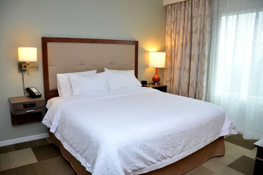 Hampton Inn & Suites Deland hotel detail image 6