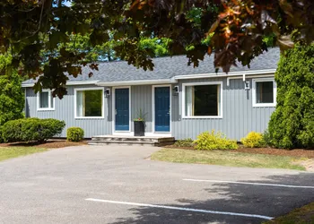 Aurora Inn hotel thumbnail 7