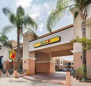 Super 8 by Wyndham North Hollywood hotel detail image 3