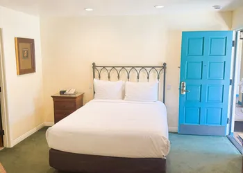Castillo Inn at the Beach hotel thumbnail 8