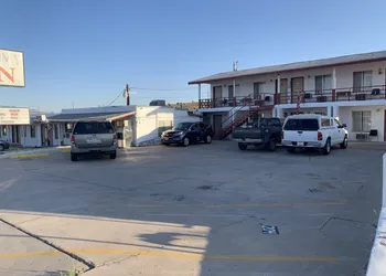 Economy Inn hotel thumbnail 6