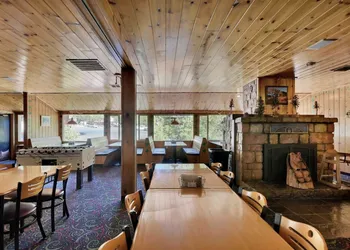 Strawberry Inn hotel thumbnail 4