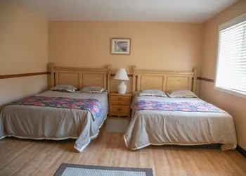 Strawberry Inn hotel thumbnail 7