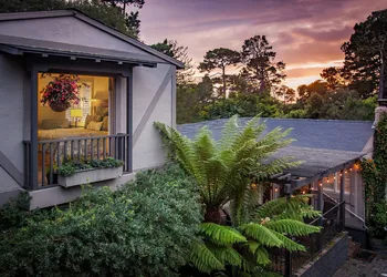 Carmel Country Inn hotel thumbnail 2