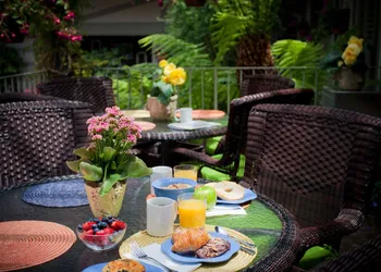 Carmel Country Inn hotel thumbnail 3