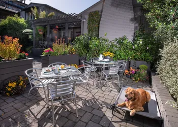 Carmel Country Inn hotel thumbnail 4