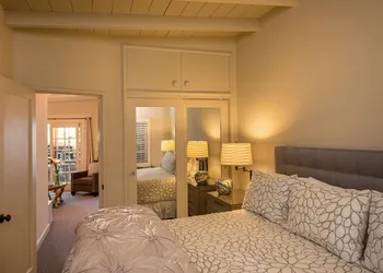 Carmel Country Inn hotel thumbnail 6