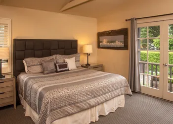 Carmel Country Inn hotel thumbnail 8
