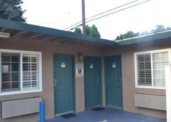 Searle Motel hotel thumbnail 2