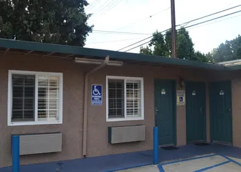 Searle Motel hotel thumbnail 5