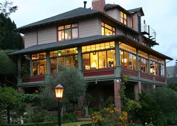 Jabberwock Inn hotel thumbnail 2