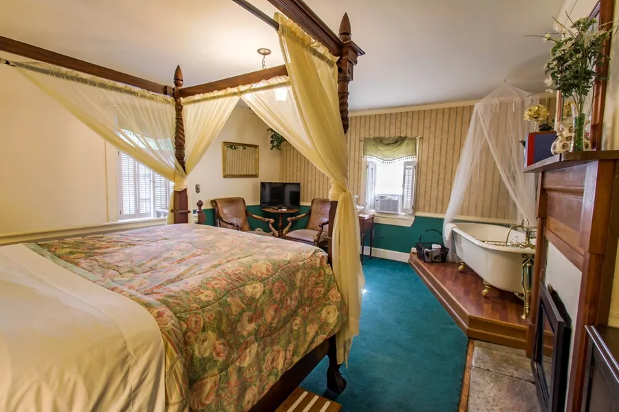 Buffalo Tavern Bed & Breakfast hotel detail image 6