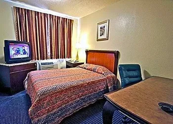 Motel 6-Washington DC - Convention Center hotel thumbnail 2