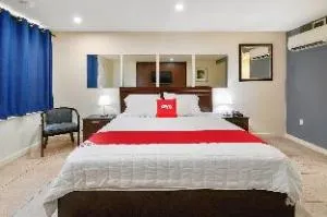 OYO Hotel Coral Gables - Miami Airport hotel thumbnail 2