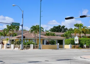 OYO Hotel Coral Gables - Miami Airport hotel thumbnail 7